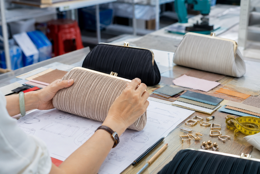 Clutch Bag Sampling And Quality Inspection In A Workshop